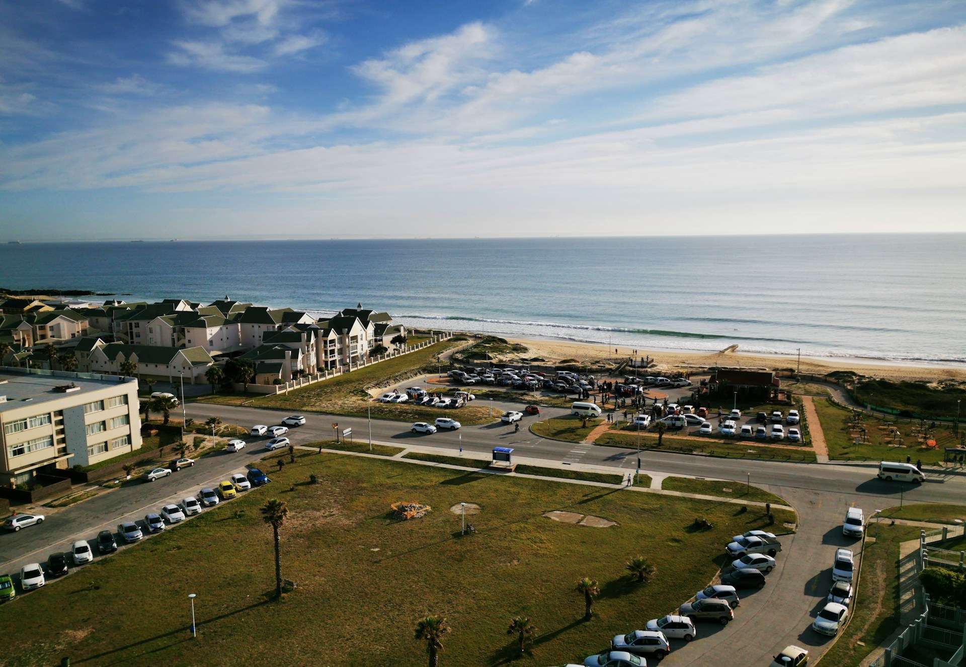 Hotels on the Eastern and Southern Coast — Port Elizabeth gateway quarters, coastal town routing and regional South Africa hotel planning