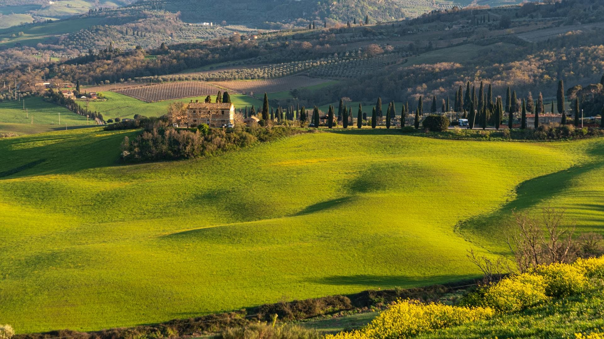 Hotels in Tuscany, Italy — Florence Renaissance art, Siena medieval streets, Pisa landmark views, and countryside atmosphere