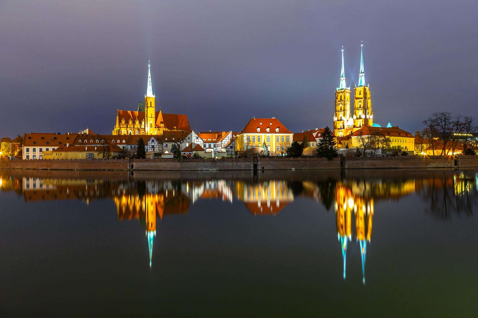 Hotels in Lower Silesia — Wrocław Market Square, Ostrow Tumski cathedral island, heritage town routes, Książ Castle outings and western Poland cultural travel