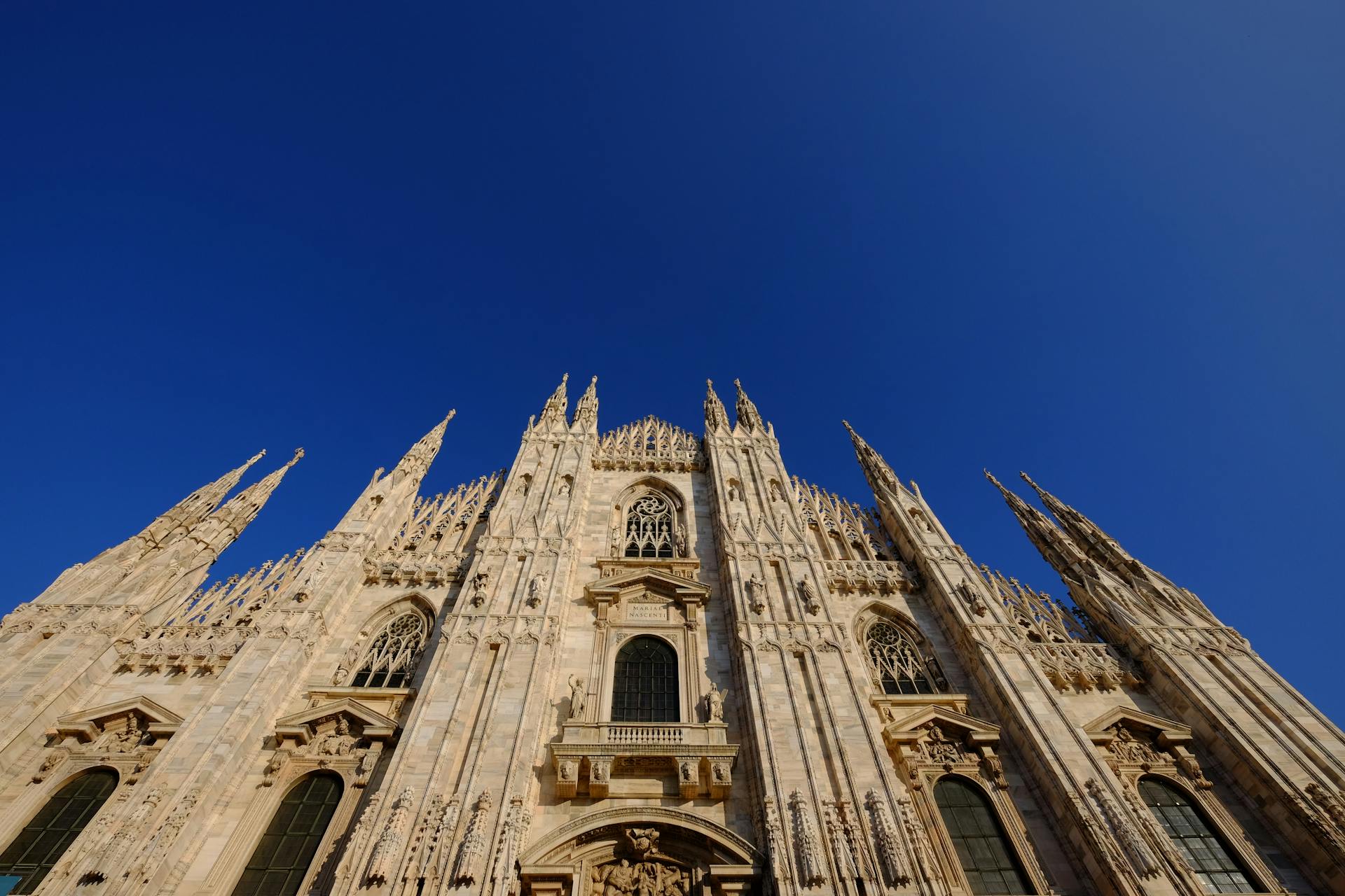 Milan, Italy destination header