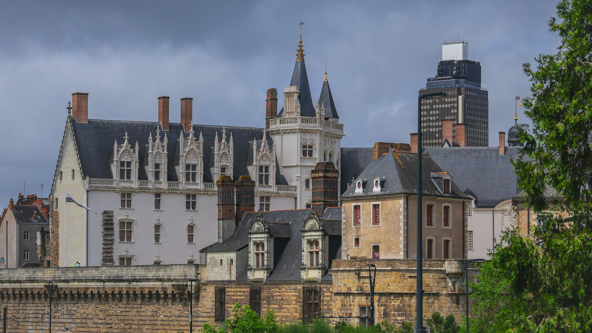 Nantes, France destination header