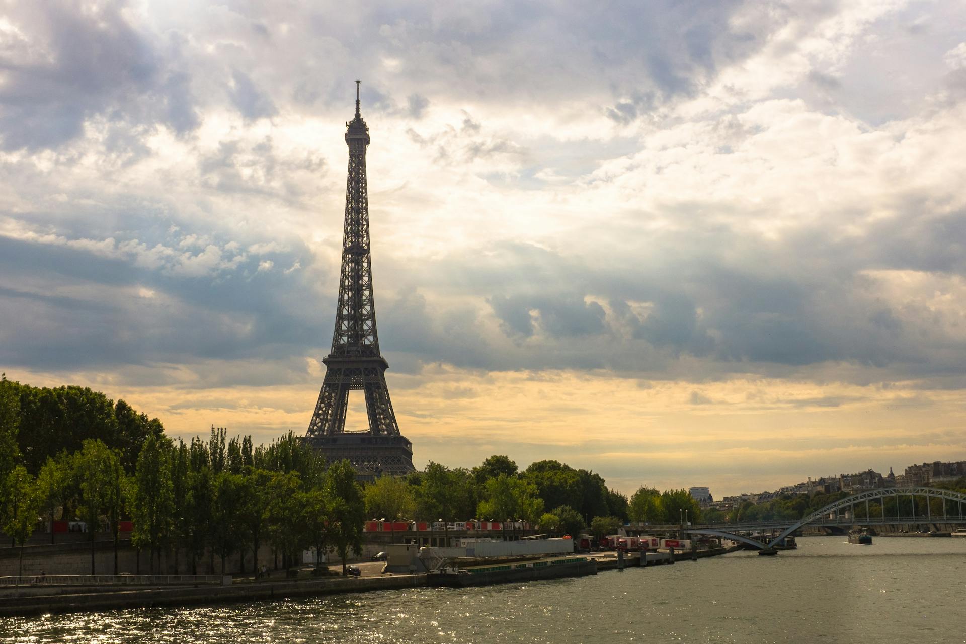 Paris, France destination header