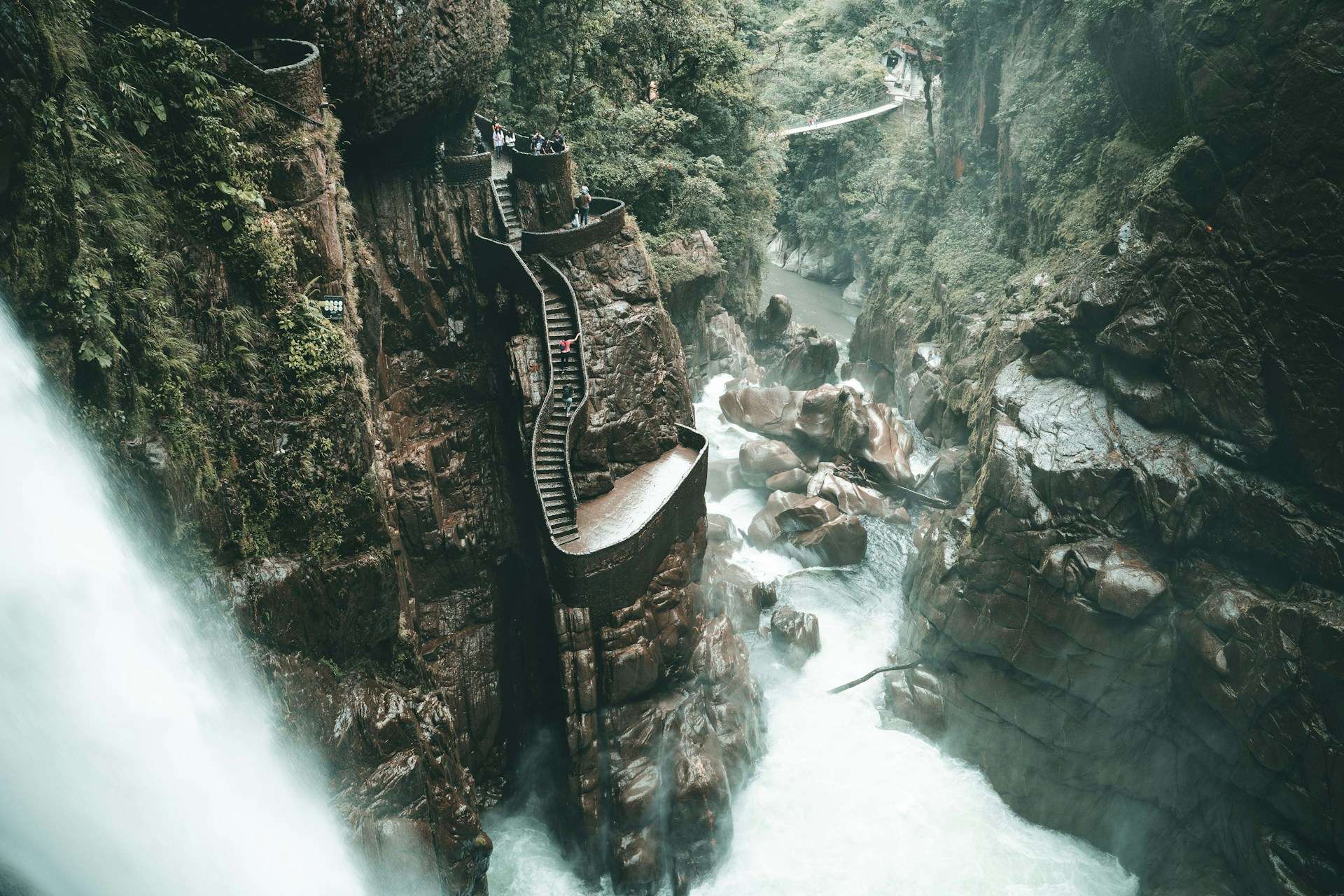 Hotels in Ecuador's Adventure Highlands — Baños waterfall districts, volcano outlook corridors and central highland Ecuador hotel planning