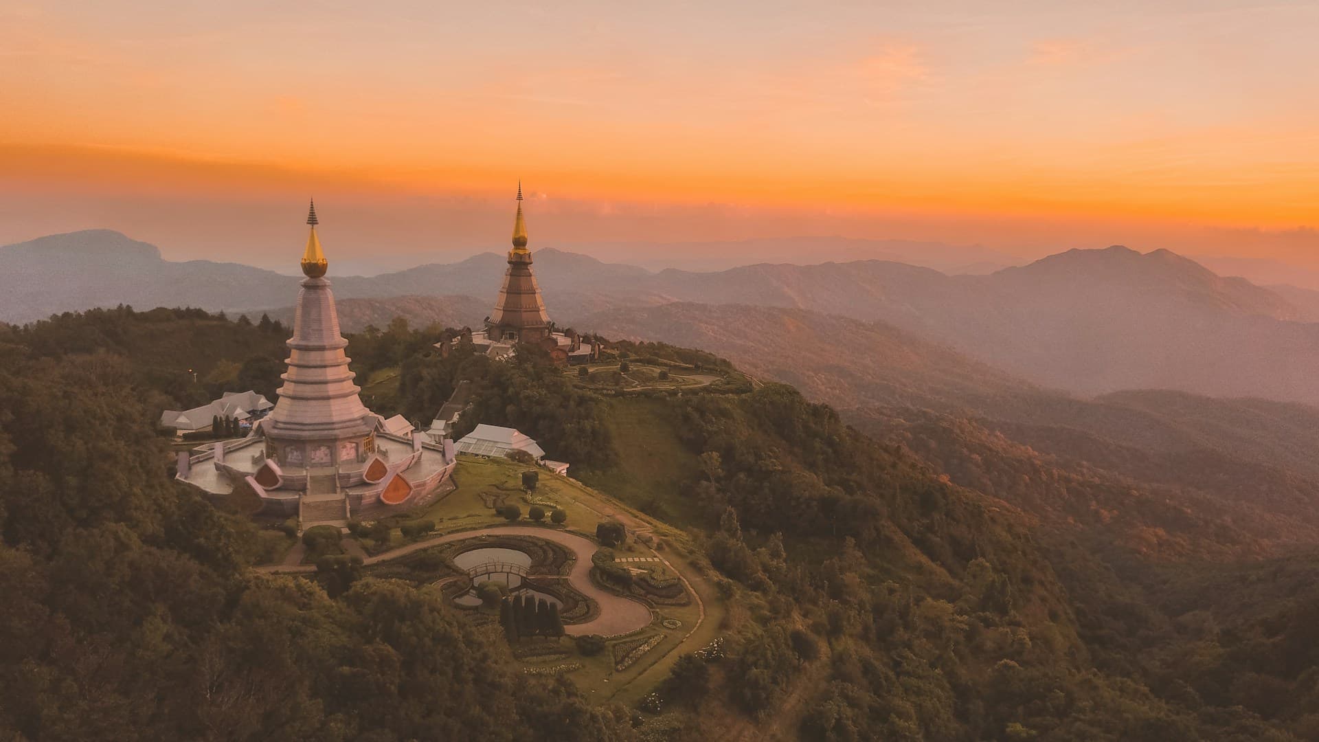 Hotels in Northern Thailand — Chiang Mai boutique stays, Chiang Rai guesthouses, temples, markets, cafés, and inland Thailand routes
