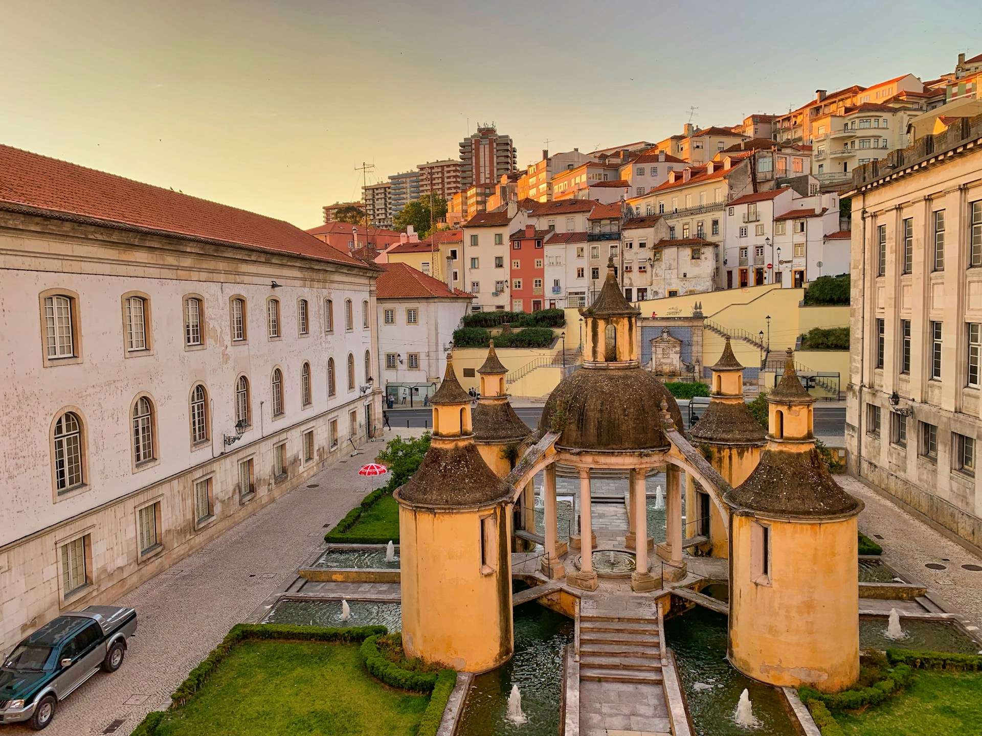 Hotels in Central Portugal — Coimbra heritage stays, Aveiro canal areas, inland heartland routes and road-trip planning