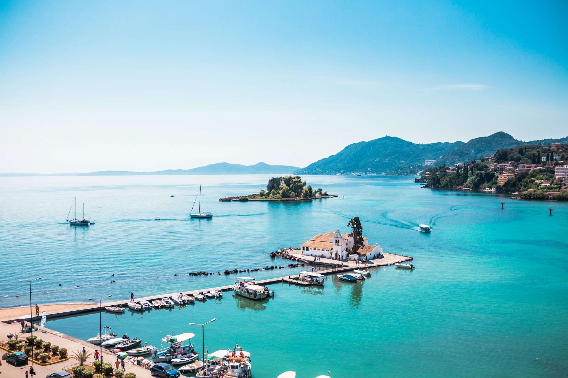 Hotels in the Ionian Islands — Corfu old town, Zakynthos beach resorts, coastal stays and island planning across western Greece