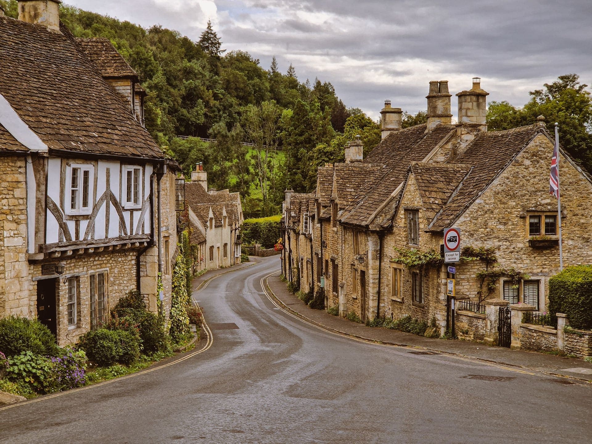 Hotels in the Cotswolds and Countryside England, United Kingdom — villages, gardens, manor-style hotels, boutique inns, and countryside stays