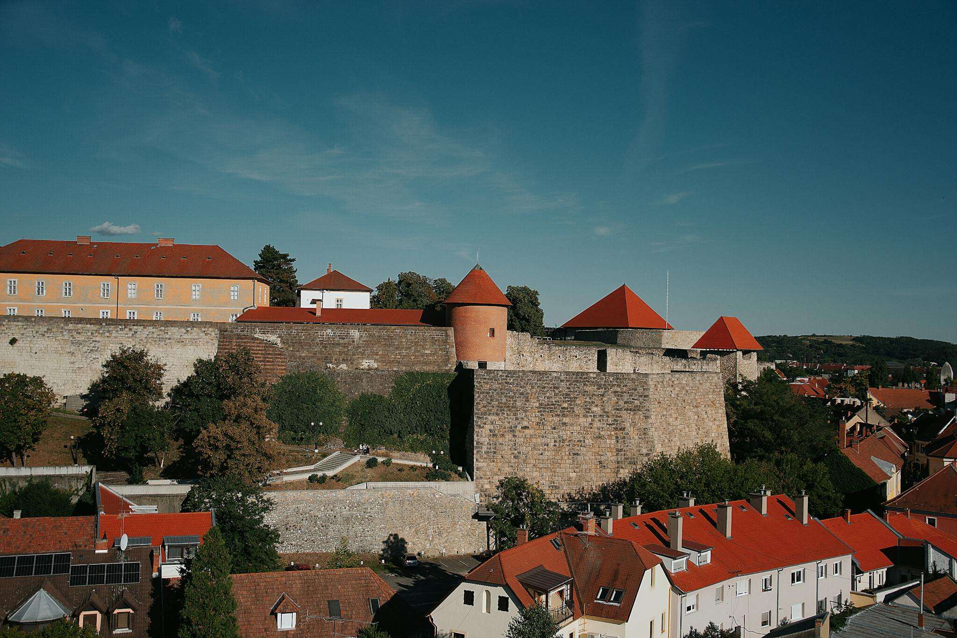 Hotels in Northern Hungary — Eger castle district, baroque old town, Bull's Blood wine routes, thermal valleys, cave systems and Bükk foothills
