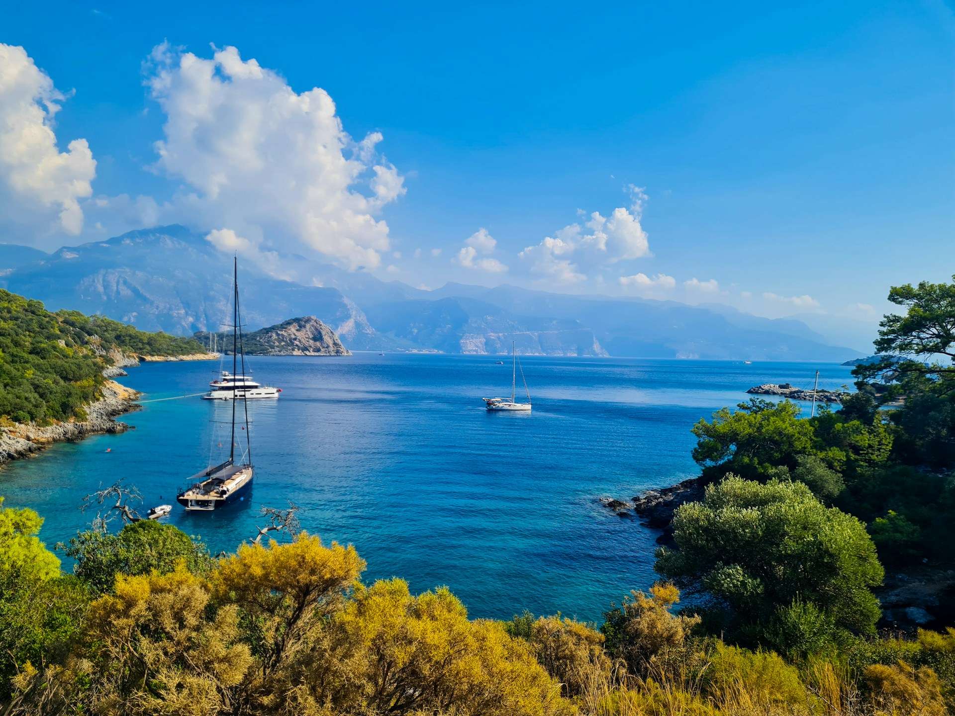 Hotels on Turkey's Turquoise Coast — Fethiye bases, Marmaris harbour stays, scenic bays and boat-trip planning