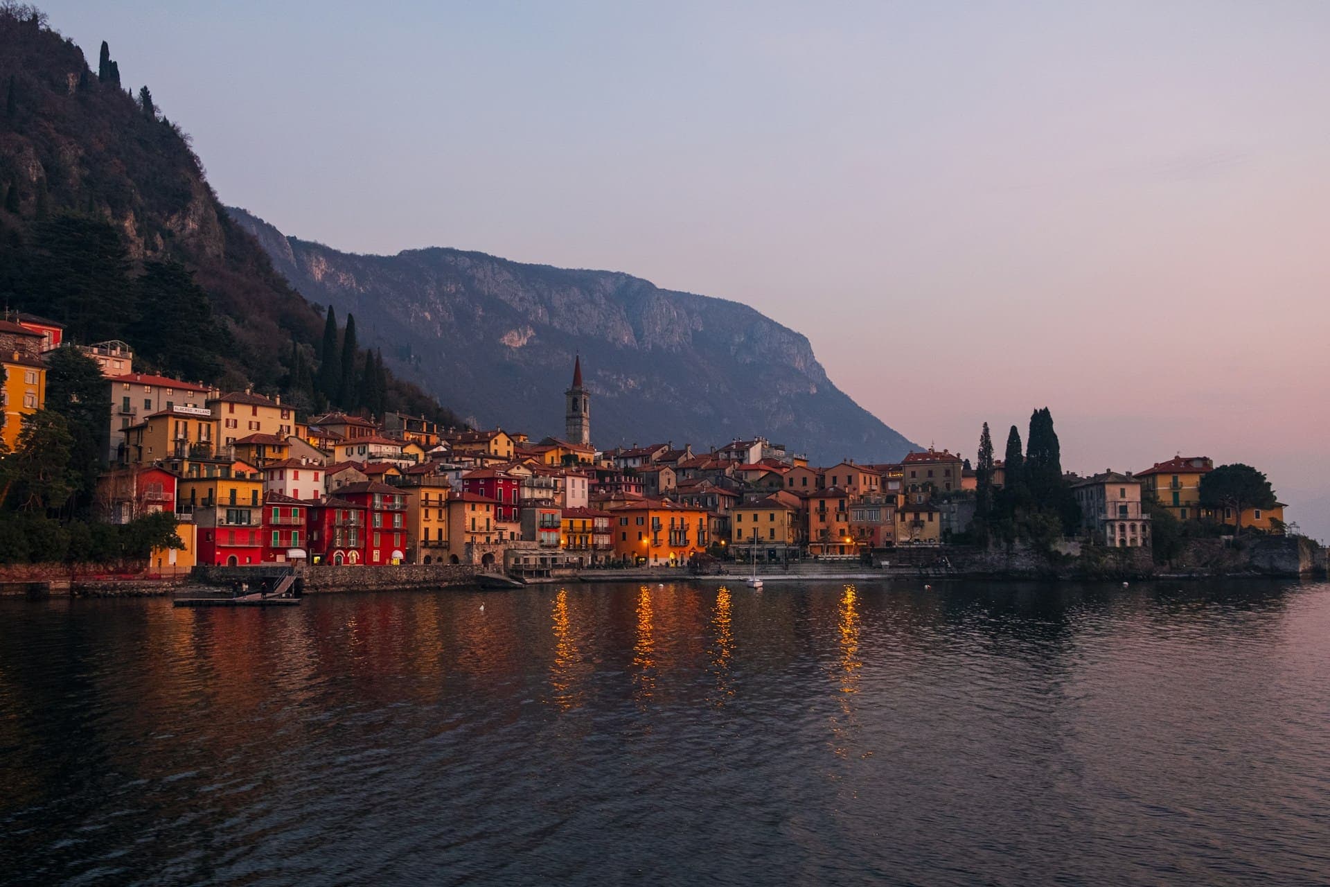 Hotels on Lake Como, Italy — lakeside atmosphere, scenic stays, boutique hotels, romantic breaks, and northern Italy routes