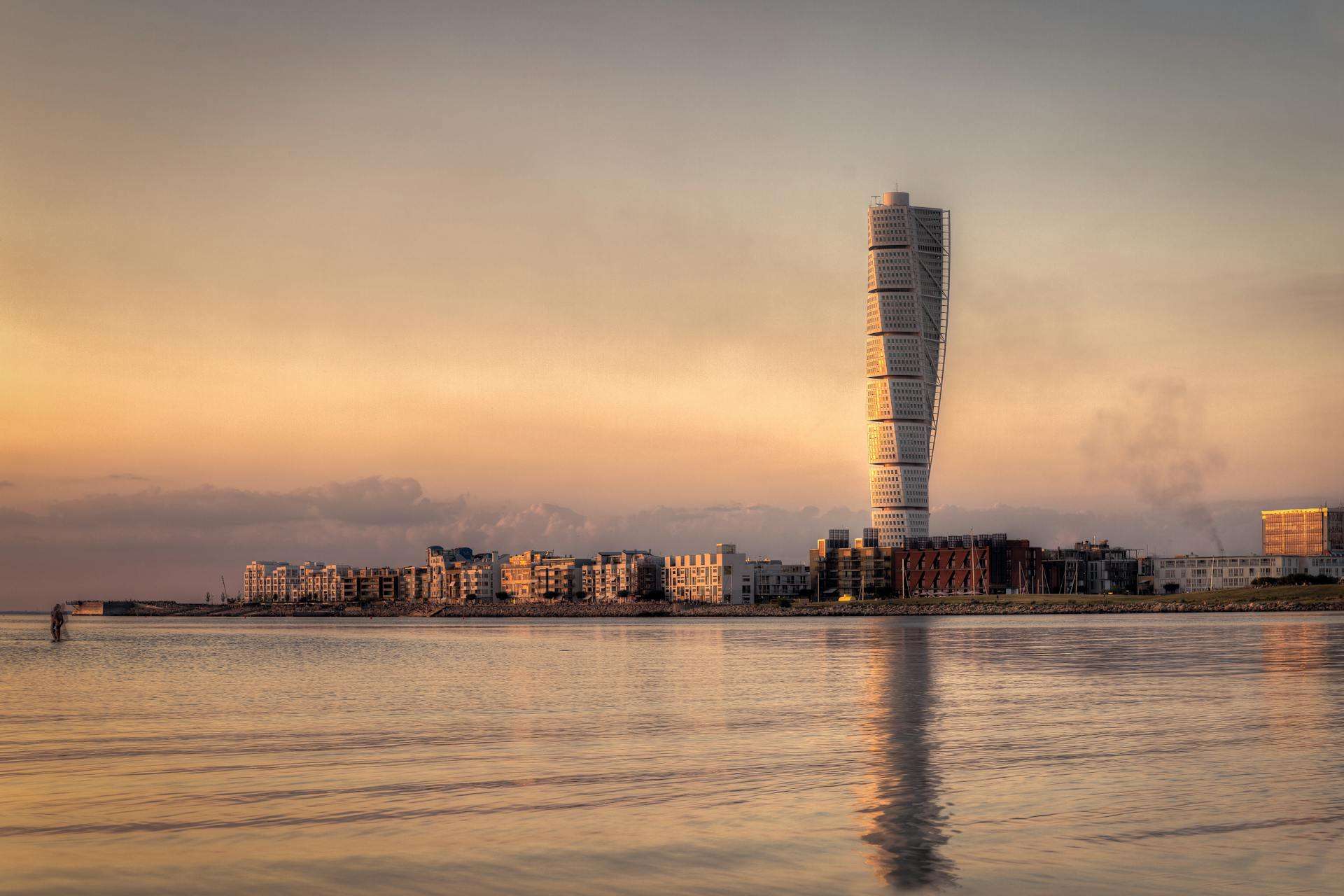 Hotels in Southern Sweden — Malmö canal districts, Turning Torso waterfront, Skåne regional routes, Øresund links and softer-paced urban-coastal planning