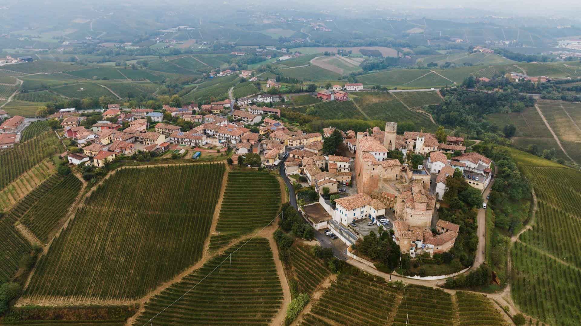 Hotels in Piedmont, Italy — Turin elegant streets, arcades, museums, galleries, cafés, architecture, and northern Italy city breaks