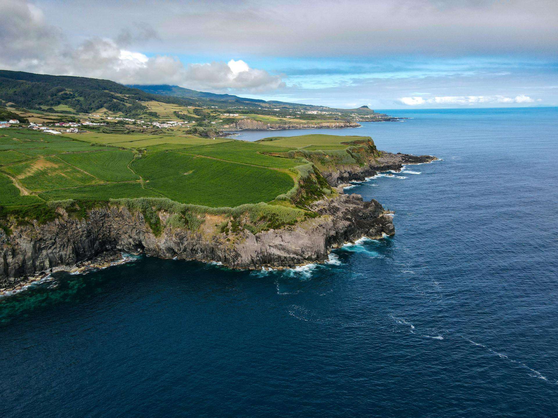 Hotels in the Azores — Ponta Delgada gateway stays, volcanic landscapes, island routes, nature areas and Atlantic island planning
