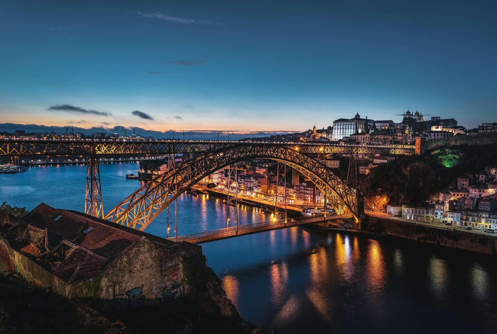 Hotels in Douro Valley — wine-country stays, river towns, Porto gateway planning, scenic routes and vineyard trips
