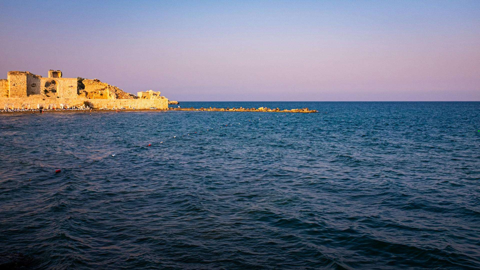 Hotels on Lebanon's Southern Coast — Sidon old harbour districts, Tyre archaeological quarters and southern Lebanon hotel planning