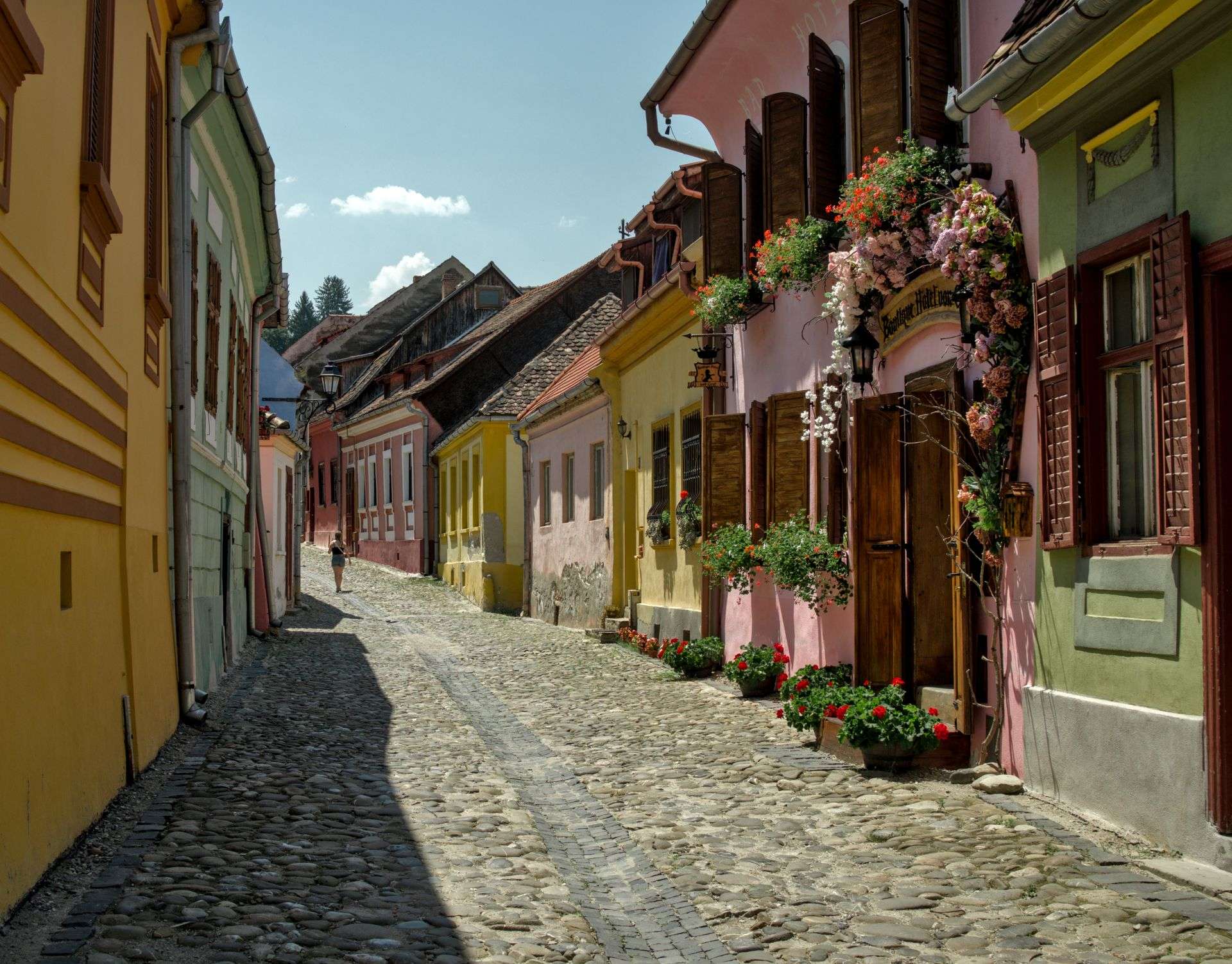 Hotels in Historic Romania — Sighișoara citadel lanes, Saxon fortified churches, heritage town networks and multi-region cultural routing across Romania