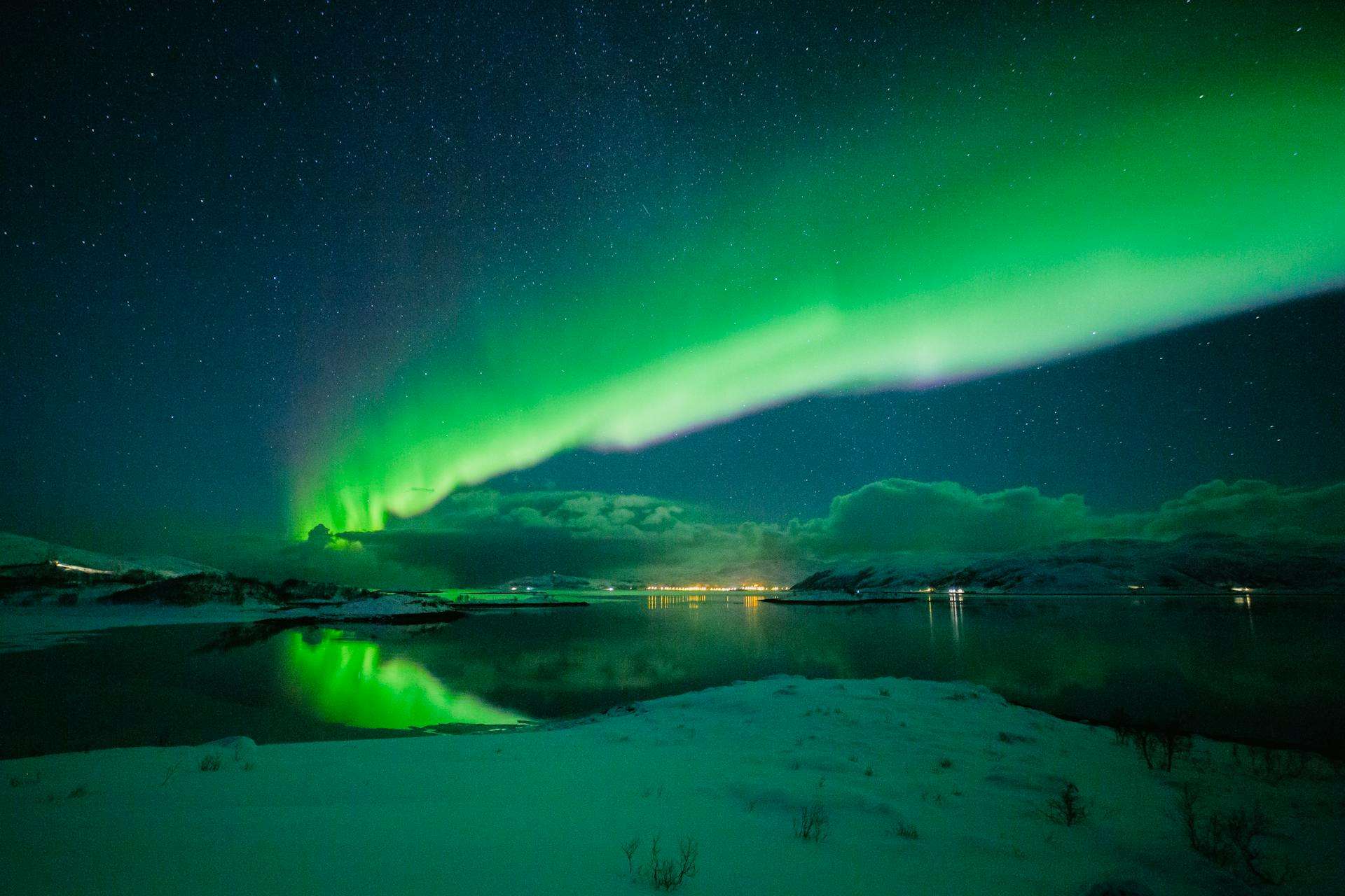 Hotels in Arctic Norway — Tromsø harbour districts, Arctic Cathedral routes, island connections and far-north travel planning across northern Norway