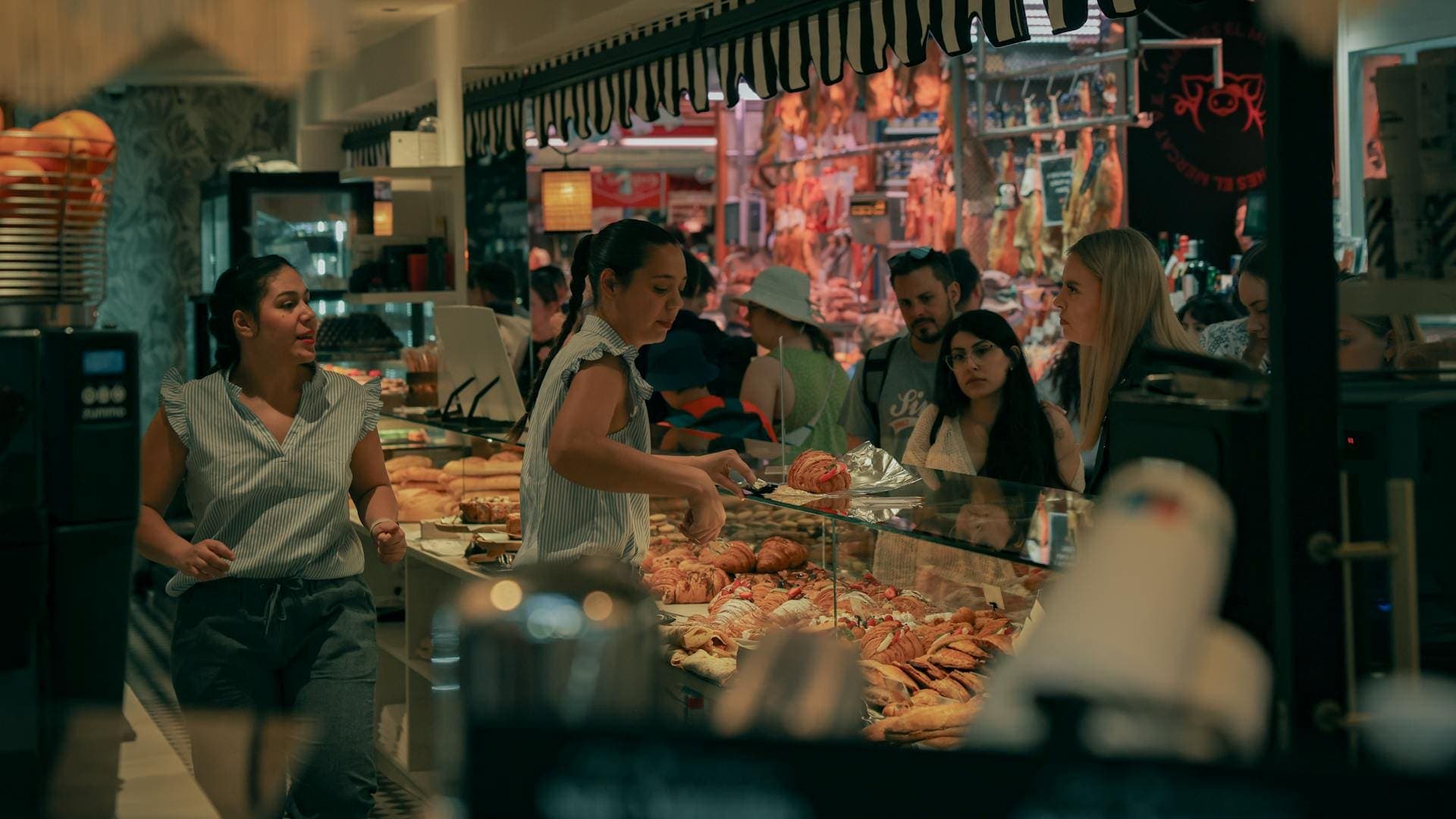 Hotels in Valencia Region, Spain — Valencia beaches, modern architecture, old-town streets, museums, markets, restaurants, and Mediterranean stays